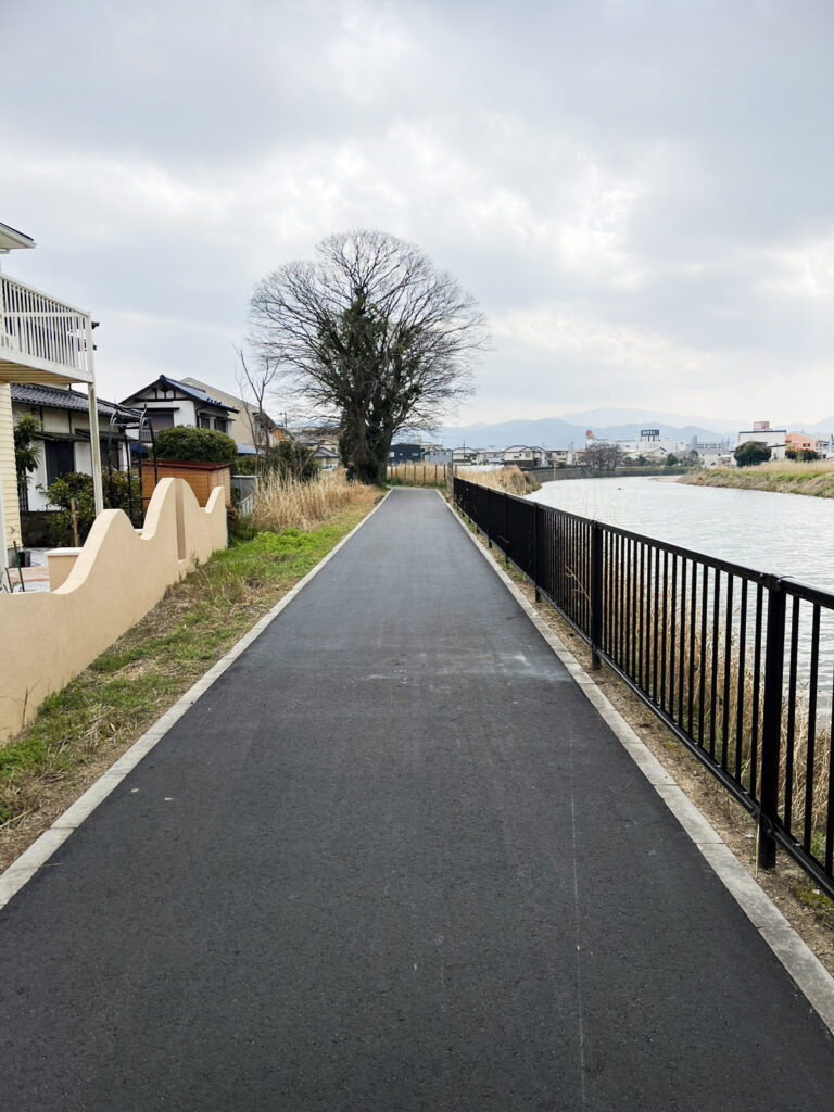 令和５年　那珂川管理用通路舗装工事(３工区)